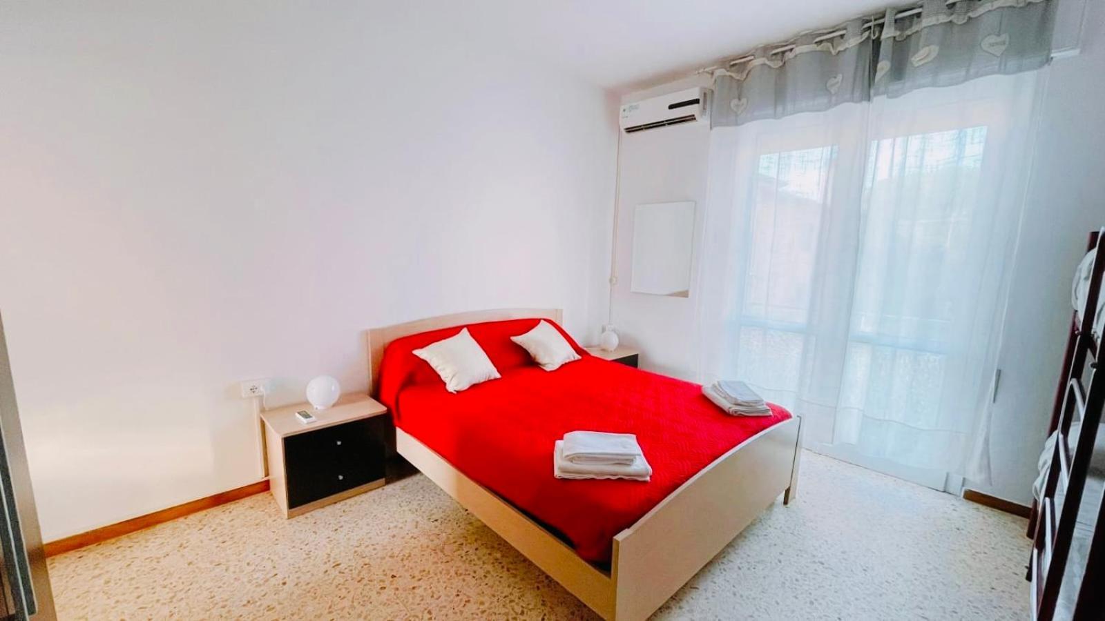 Rosso - Over The Rainbow - -check In And Check Out On Saturday Appartamento Lido di Jesolo